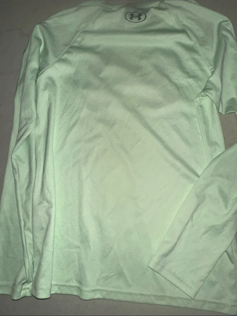 Kids Size M Under Armour Long Sleeve Logo Shirt - Pale Green with Blue/Green